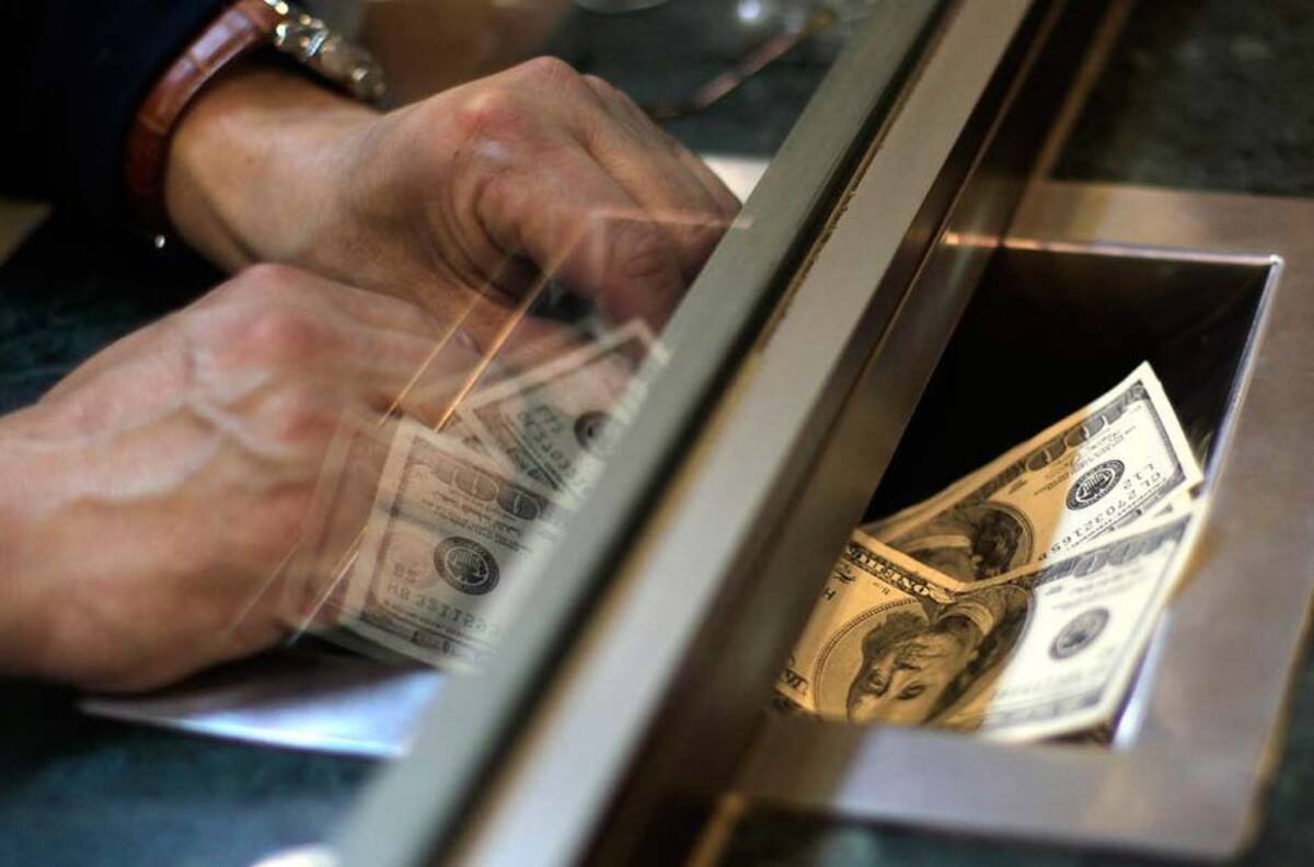 Imparable: Dólar supera los $810 y acumula casi $100 de alza en 2021