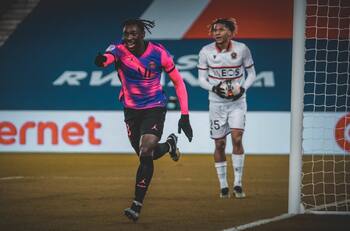 Moise Kean salvó al PSG y le devuelve el liderato en la Liga de Francia