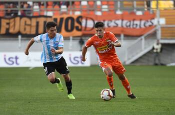 Jugadores de Cobreloa explotan tras nueva suspensión de duelo ante Magallanes