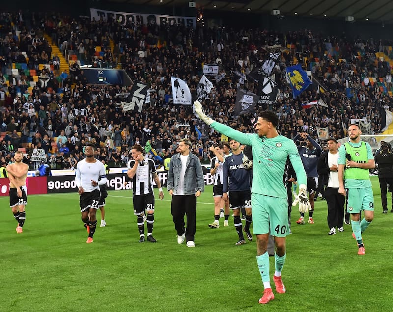 El arquero compañero de Alexis Sánchez participó de un acuerdo con casa de apuestas. Foto: Facebook Udinese.