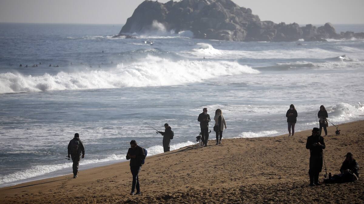 Últimos días de vacaciones: ¿Cuáles son las playas que están habilitadas para el baño en Chile?