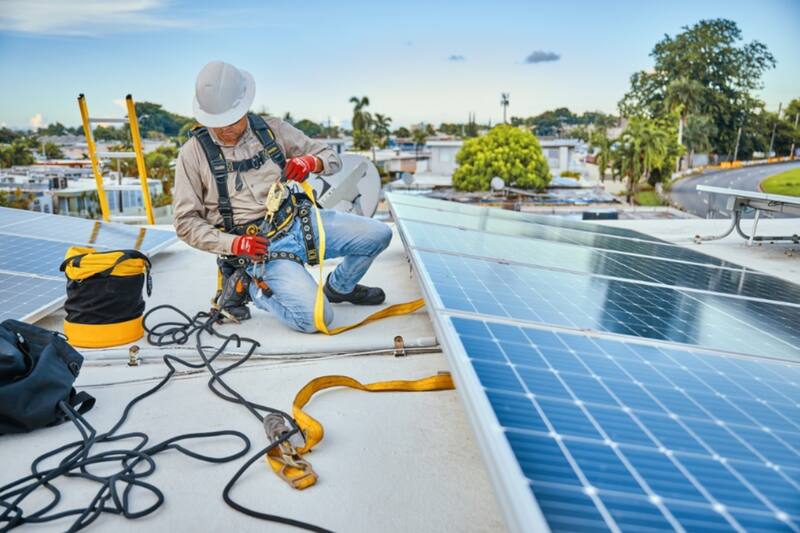 de paneles solares tras significativa reducción de su financiamiento proveniente desde el estado.