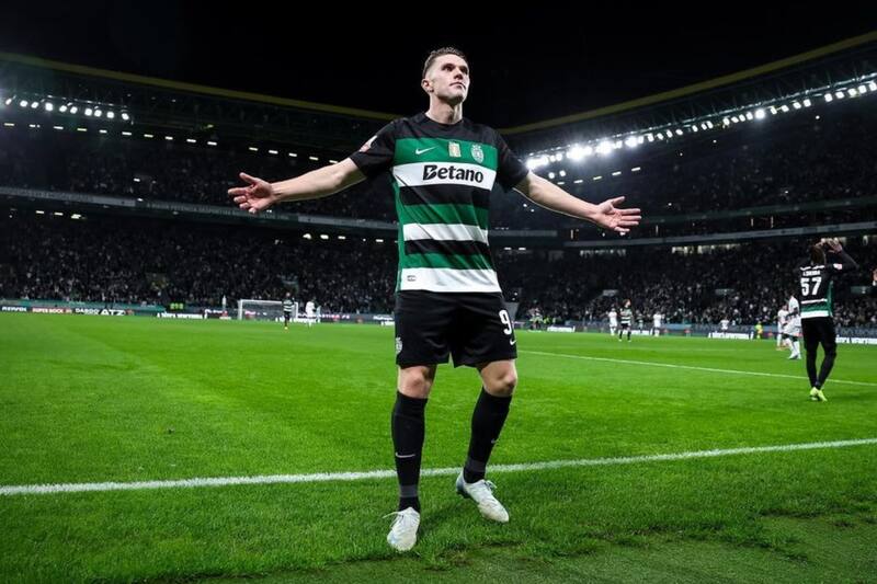 Viktor Gyökeres es el goleador del momento en Europa.