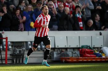VIDEO | Christian Eriksen volvió a las canchas con una tremenda ovación de los hinchas del Brentford