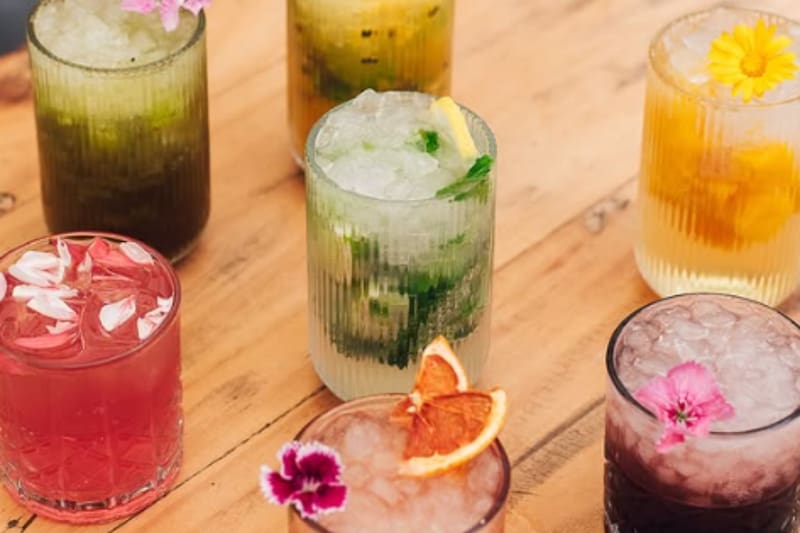 El lugar ofrece tragos de autor y platillos para todos los gustos. Créditos: Instagram Mala Mía.