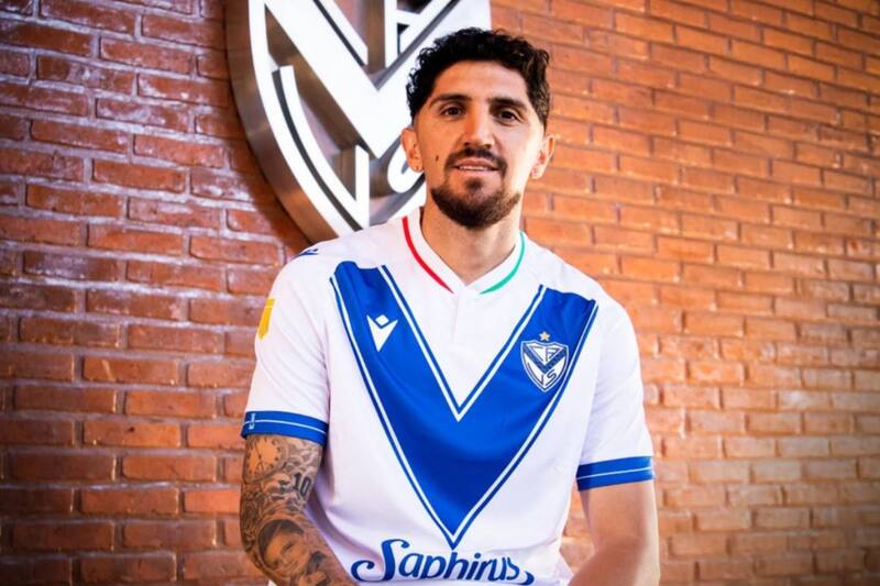 seguirá esperando su debut. Foto: @Velez.