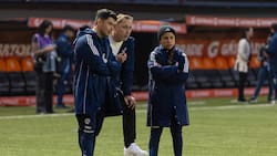 FIFA obligará a tener mujeres en las bancas del fútbol femenino: ¿Cómo están La Roja y los grandes de Chile?