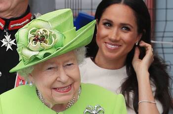 Meghan Markle abrazó a una adolescente para consolarla por la muerte de la Reina Isabel II