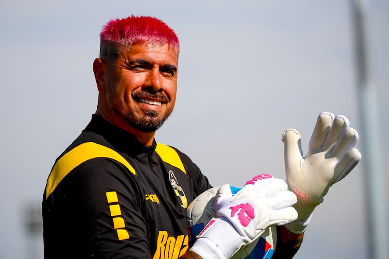 El portero disfruta de sus vacaciones en Punta Cana y se encontró con Marcos Rojo. Foto: Agencia Aton.