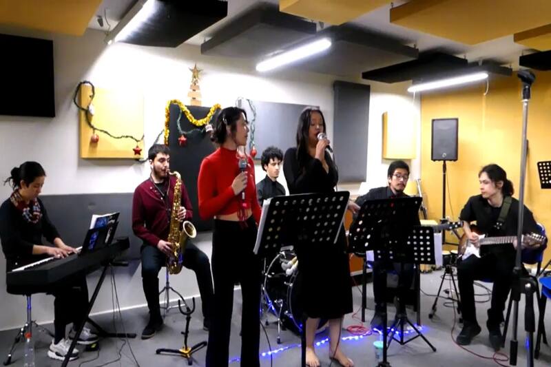 Se presentan con un gran show