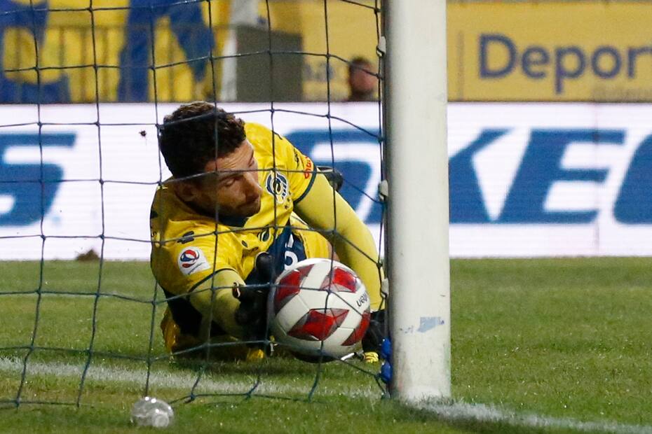 El arquero uruguayo es titular indiscutido en Everton 2023.
Andres Pina/Photosport