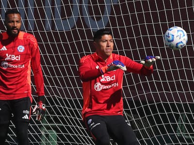 Se busca al heredero de Bravo: la renovación total en el arco de la Roja golpea a Brayan Cortés