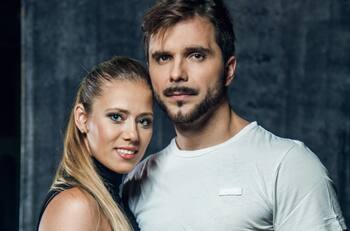 "Con el 'pulento' televisor": Álvaro Ballero exhibe cómo quedó el remodelado living de su nueva casa