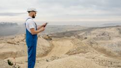 ¿Quieres asegurarte el futuro? Estas son las 10 carreras que ofrecen el mejor salario bruto