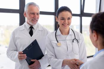 ¿Buscas un médico?: Esta es la plataforma web que te permite encontrar a los mejores doctores del país