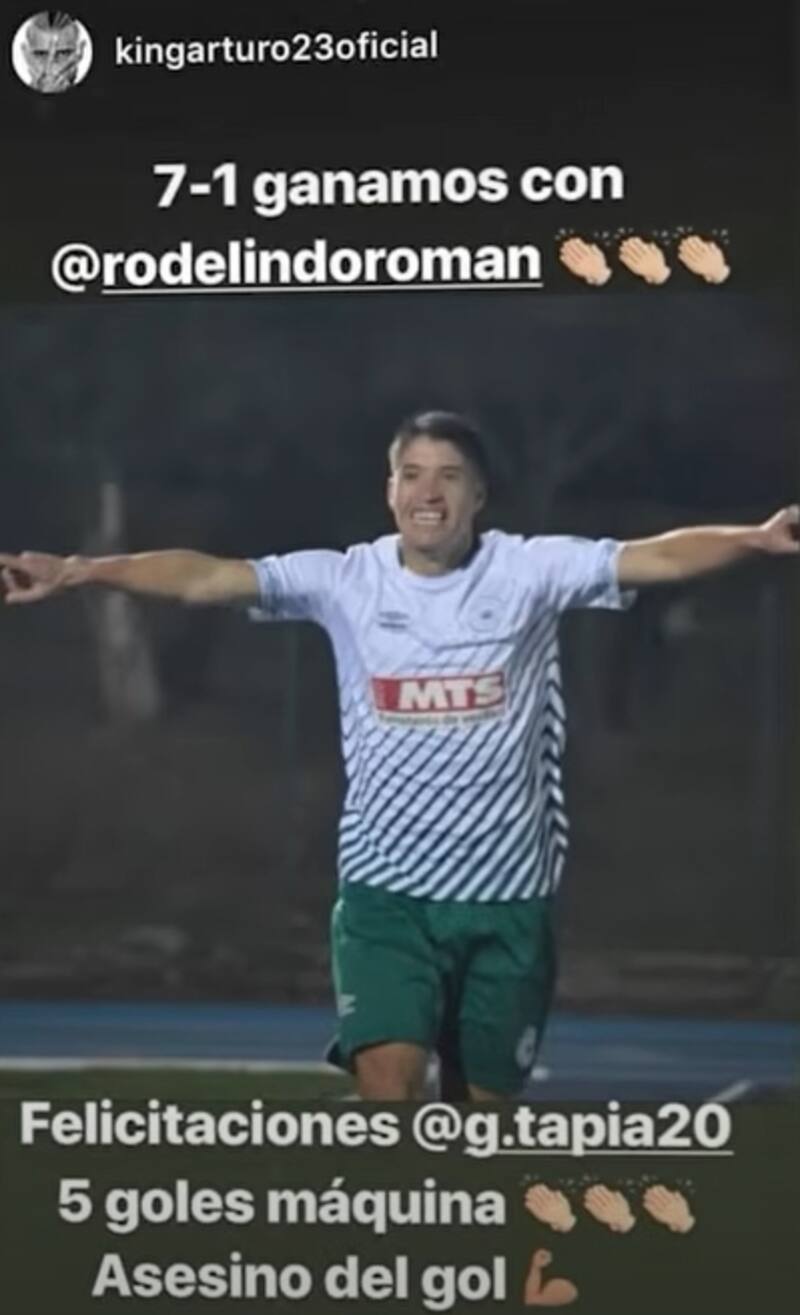 Arturo Vidal lo apodó Asesino del Gol después de anotar cinco goles en Rodelindo Román.