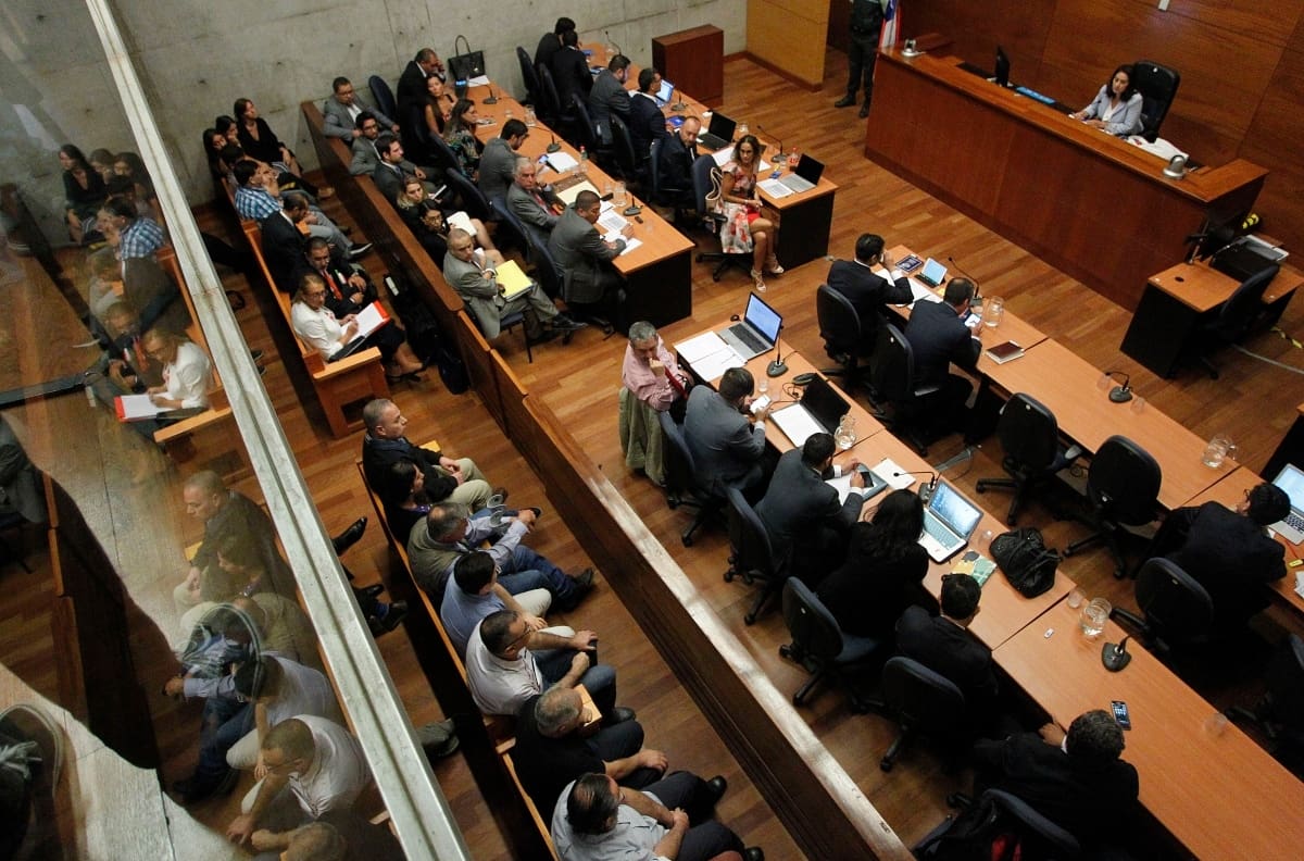 Fraude en Carabineros: Juicio será en junio y con medidas especiales por la alta cantidad de involucrados