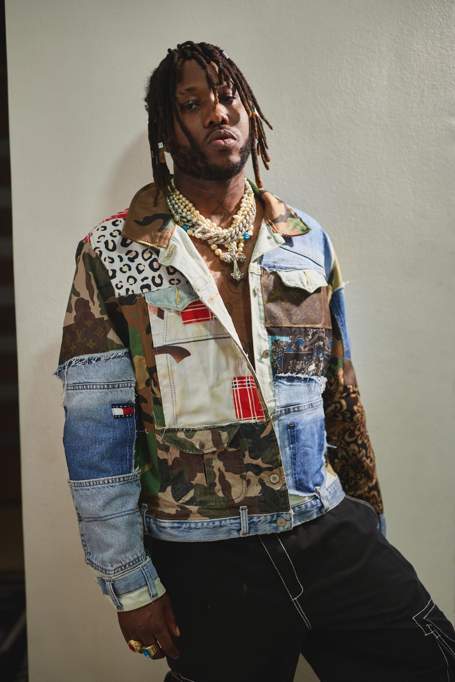 TiempoX conversó con Makoli, el hermano mayor de Polimá Westcoast quien también trabaja en el mundo de la música, pero en géneros totalmente distintos a los de su famoso hermano.