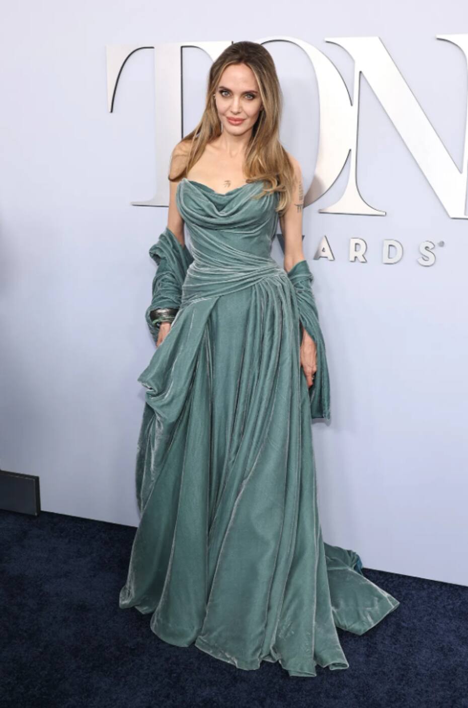 Angelina Jolie asistió a los premios Tony 2024.