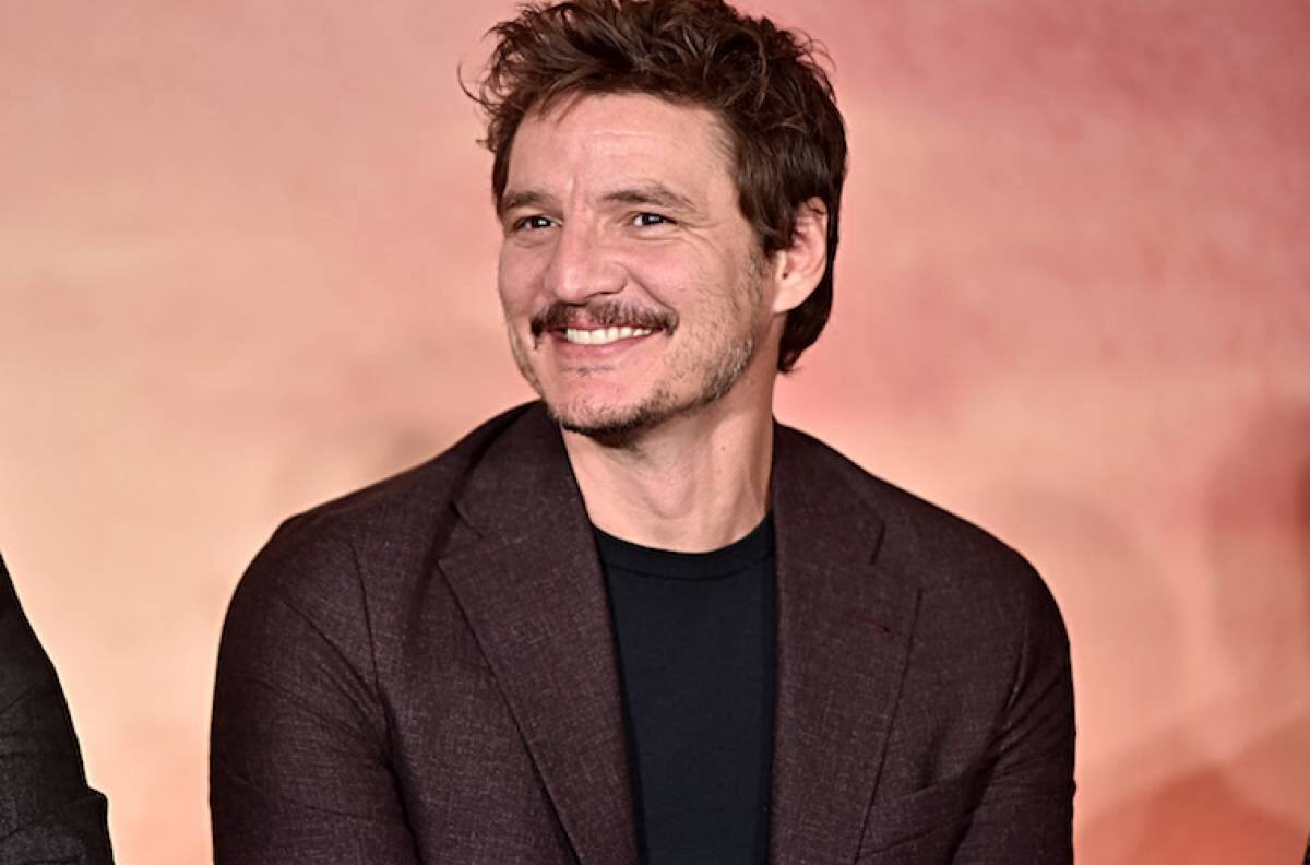 Pedro Pascal se metió en la pugna por las protestas del Capitolio y publicó el número de un Senador