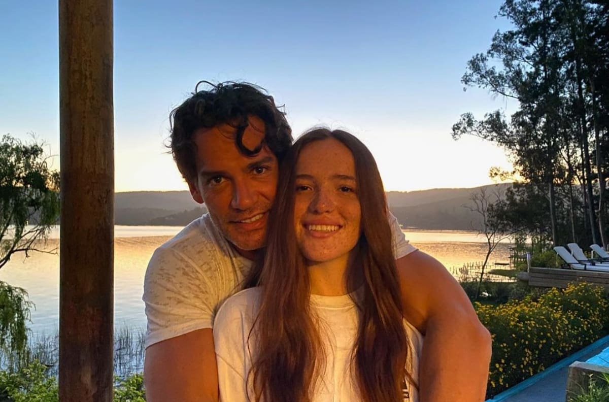 “¿Así o más bella?”: Cristián de la Fuente y su hija, Laura de la Fuente, se lucieron con sus looks en la Alfombra Roja de los Premios Billboard 2021