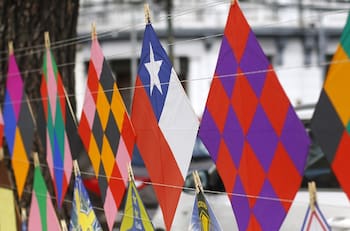 Autoridades lanzan campaña "Volantín Seguro 2021": hacen llamado a elevar sin hilo curado