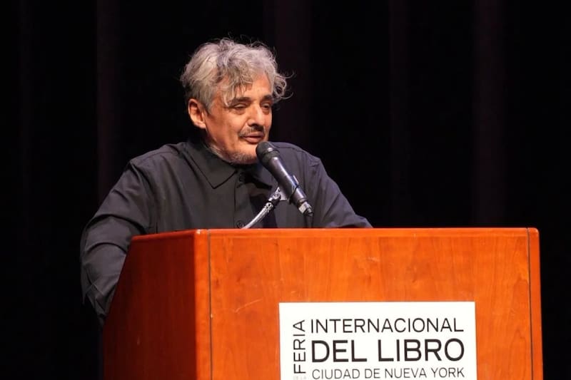 Periodista y escritor chileno. Foto: Instagram Juan Pablo Meneses.