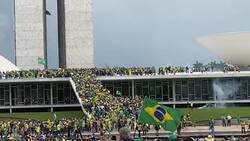 VIDEO | Brasil: Adherentes de Bolsonaro entran a la fuerza al palacio presidencial, Congreso y Corte Suprema