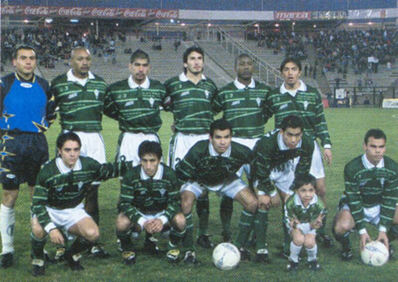 El quinto de la fila de arriba es Manuel Valencia, padre de Jhojan Valencia.