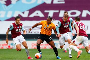 Se pasó hasta al árbitro: La gran jugada de Traore que terminó en gol de Wolves