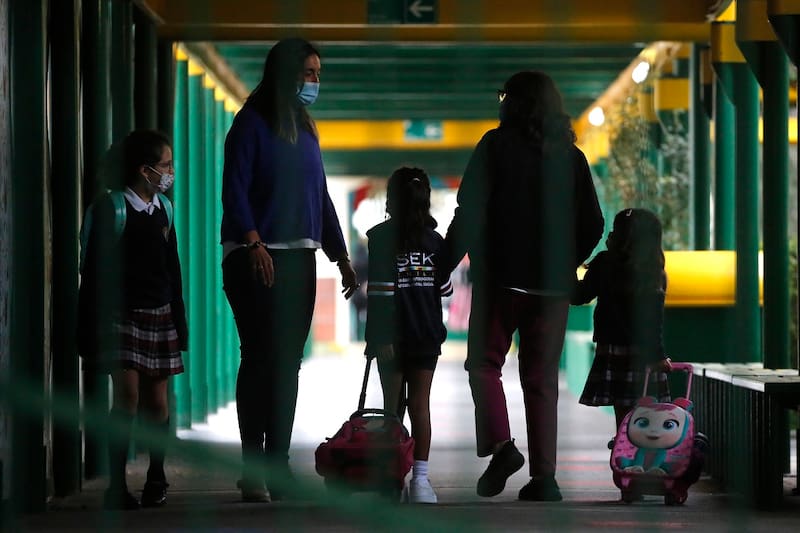 Revisa cuáles son los requisitos para recibir el Bono por Asistencia Escolar y qué monto entrega este beneficio. Créditos: ATON/Referencial