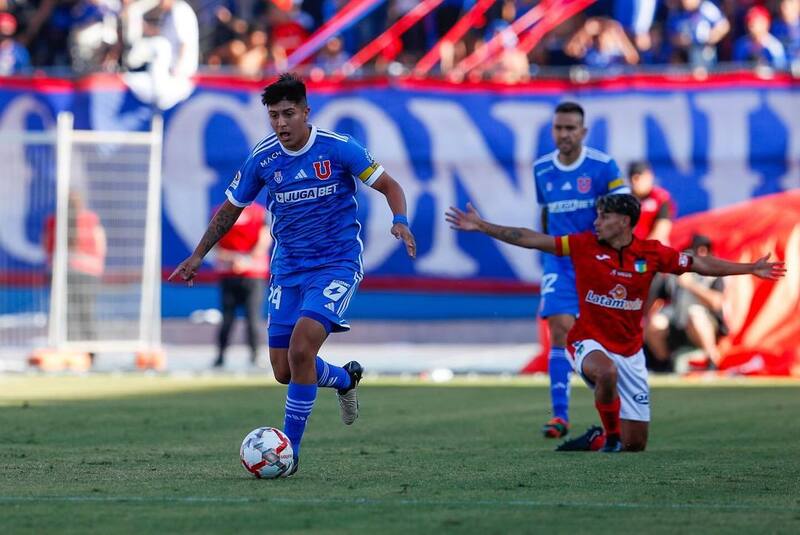 Marcelo Morales aún no renueva contrato con la U. Foto: Aton.