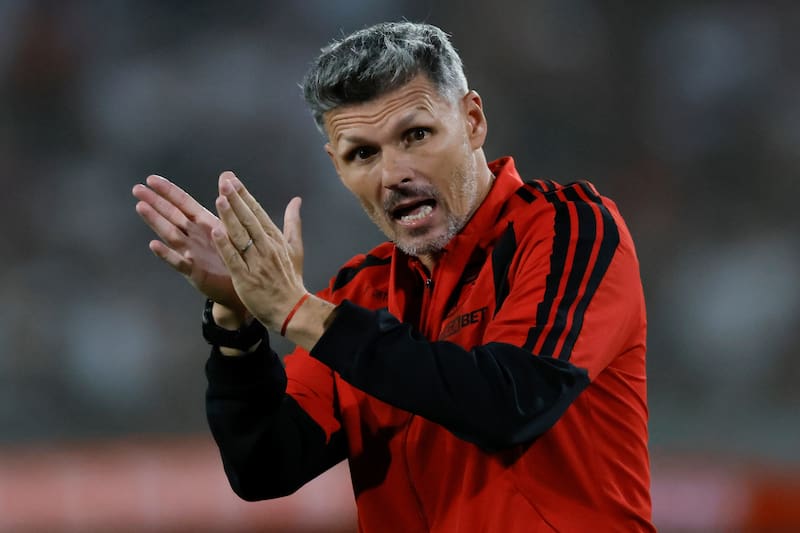 El DT repetirá la formación con la que le ganó a Everton. Foto: Aton.