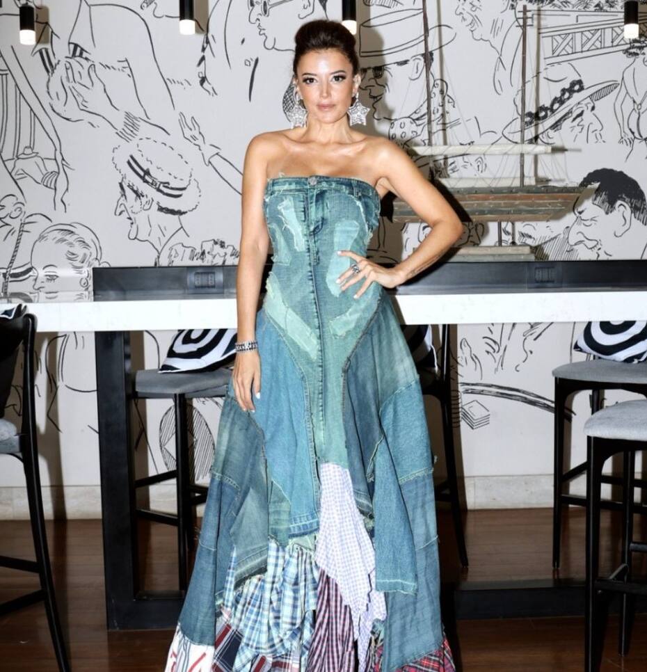 Su look estuvo diseñado con textiles reciclados.