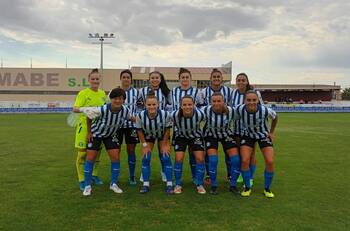 Camila Sáez jugó por primera vez un partido con la camiseta del Alavés, su nuevo equipo en España