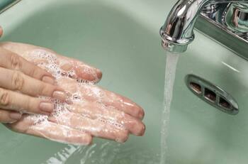 ¿Cómo puedo optar a la postergación del pago del agua?