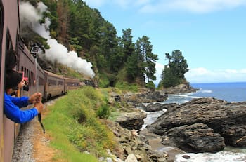 Tren del Recuerdo ofrece los últimos viajes del verano desde Santiago a San Antonio: fechas de salida y precio de los pasajes