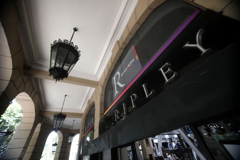 Revisa las ofertas en zapatos y zapatillas de la tienda durante el Black Sale 2025.