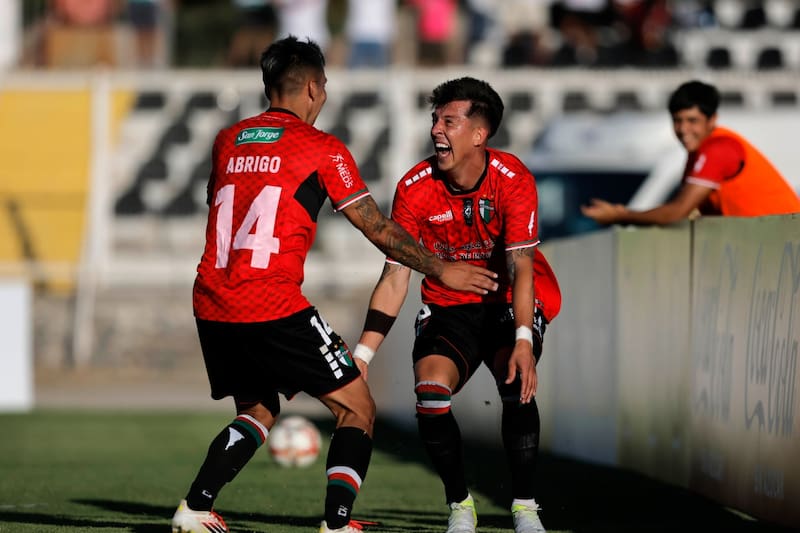 choca ante Cobresal en La Cisterna. Foto: Agencia Aton.