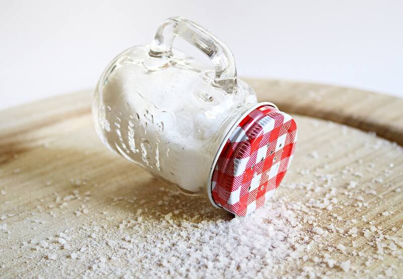 La sal es conocida por atraer la fortuna, pero además, corta toda mala energía y las envidias.