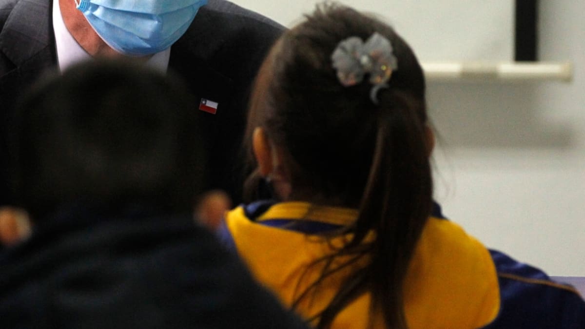 Vuelta a clases 2022: revisa los bonos, becas y beneficios que pueden recibir los escolares
