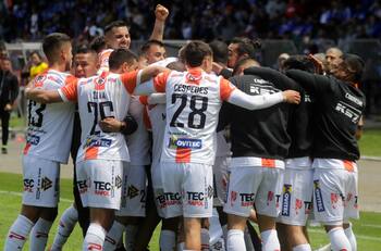 Cobresal se va del norte: los "Mineros" buscan estadio tras prohibición para jugar en El Cobre