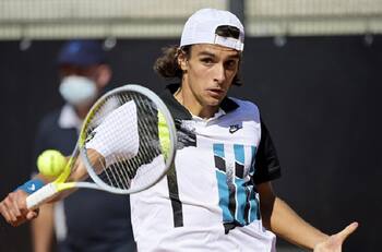 Stan Wawrinka cayó ante el joven Lorenzo Musetti de 18 años en el ATP de Roma