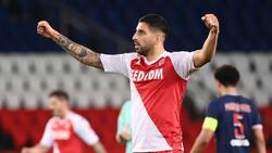 Guillermo Maripán de terno: Así presentó el Mónaco su formación ante el Angers