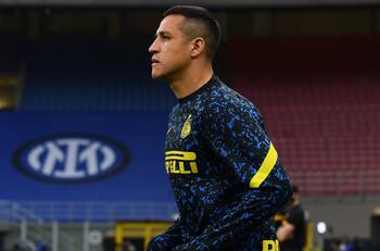 Divulgan desconocida cláusula que tiene a Alexis Sánchez con un pie fuera del Inter de Milán