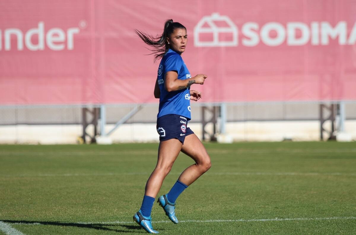 Video: María José Urrutia deja atrás la polémica en La Roja femenina: "El grupo está muy unido"