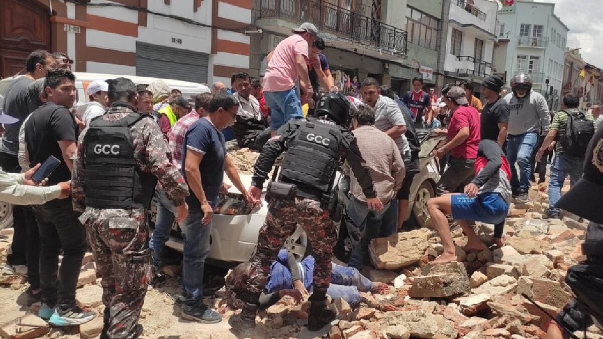 Fuerte sismo en Ecuador.