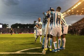 Racing se quedó con el Trofeo de Campeones con presencia en cancha de Arias, Mena y Díaz