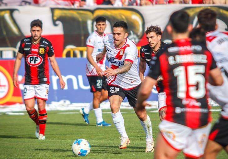 Alta tensión: el Clásico del fútbol chileno que puede provocar el despido de otro entrenador