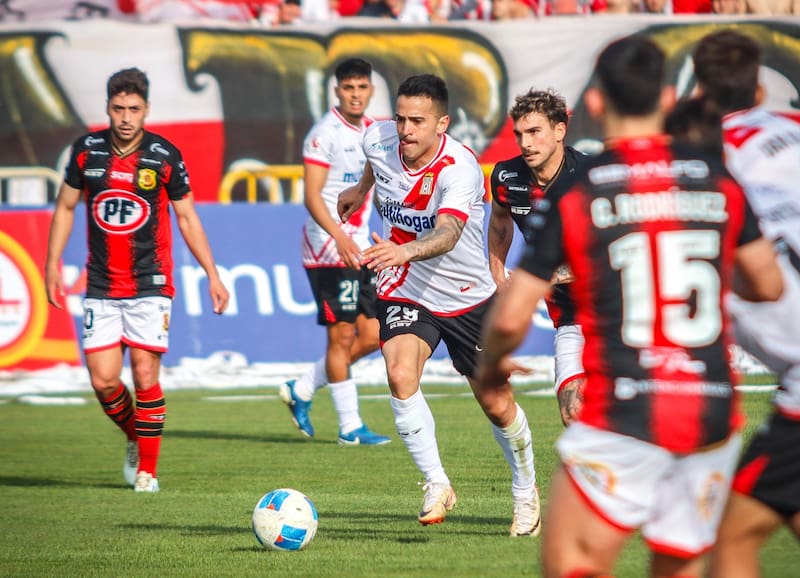 Curicó Unido y Rangers se enfrentan como colistas de Primera B. Foto: En el Camarín